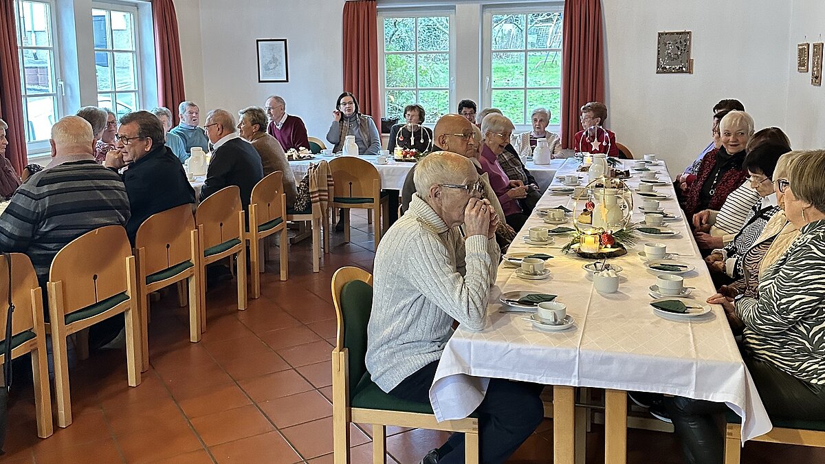 Senioren treffen sich zum 1. Advent