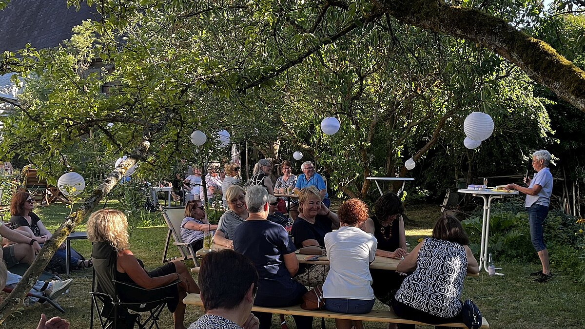 Sundowner im Pfarrgarten